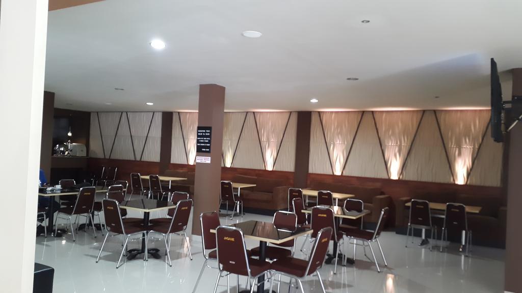 Jhoanie Hotel Tomohon Exterior foto