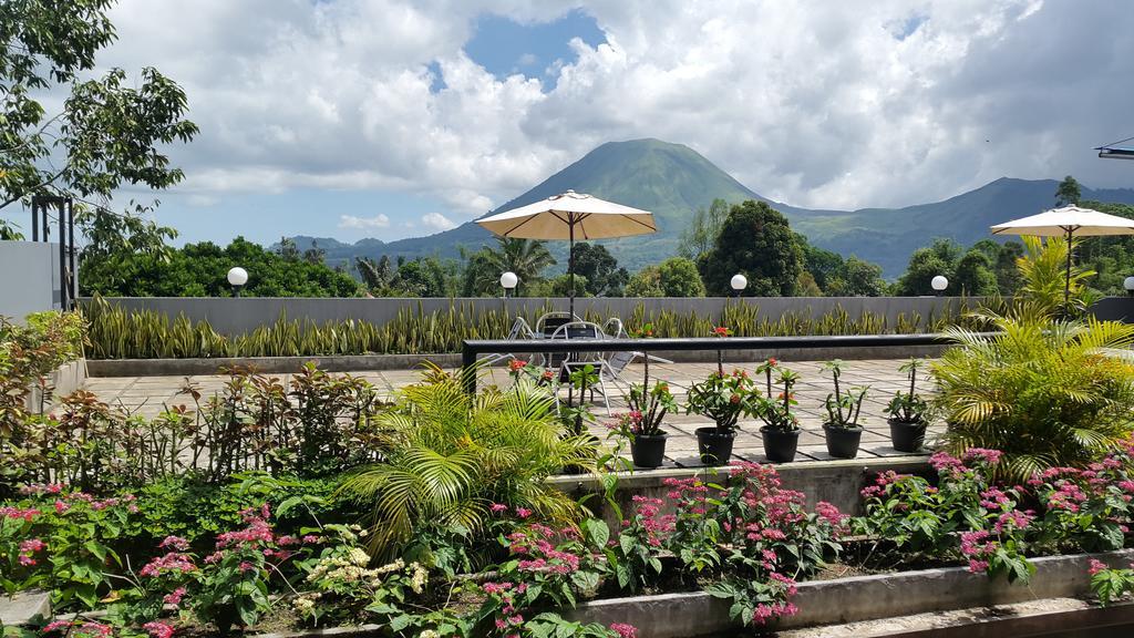 Jhoanie Hotel Tomohon Zimmer foto