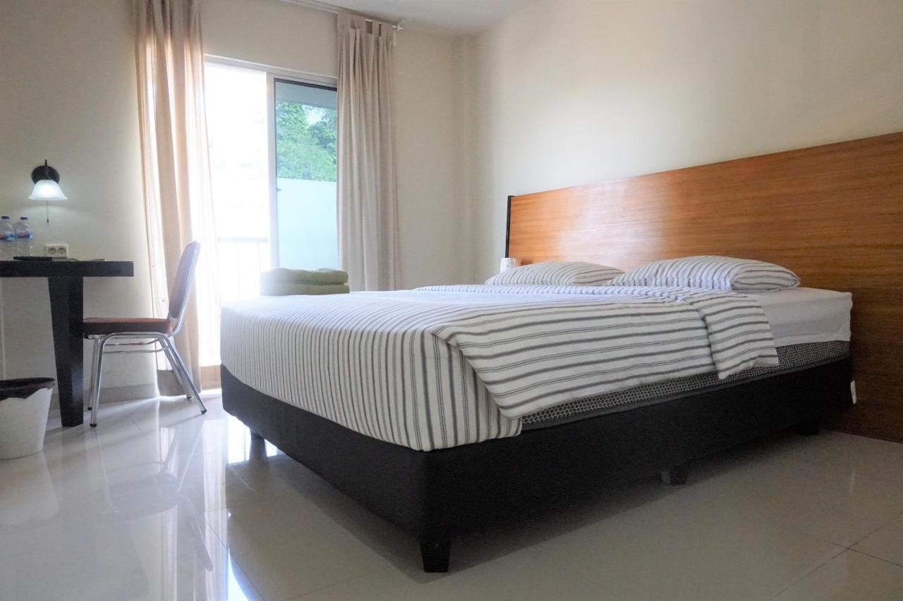 Jhoanie Hotel Tomohon Exterior foto